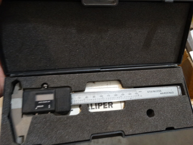 lot 2718 image: Electronic digital caliper in case