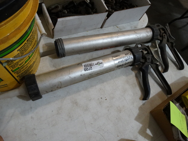 lot 2720 image: 2 heavy duty applicators