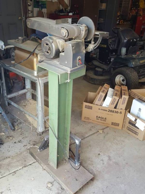 lot 3506 image: Belt  Disc Sander on Heavy Duty Stand - Works