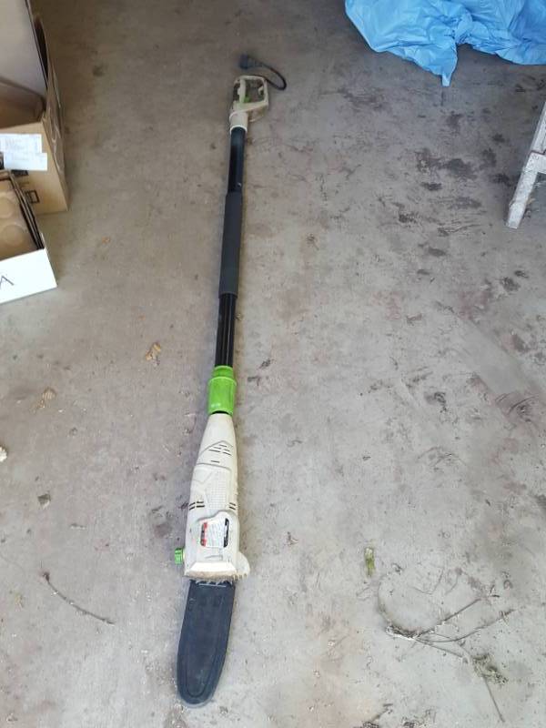 lot 3573 image: Electric Pole Saw