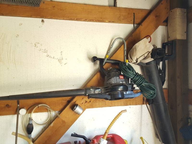 lot 3574 image: Toro Blower  Vac with Cord