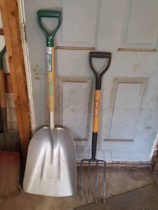 lot 3578 image: Scoop Shovel and Potato Fork