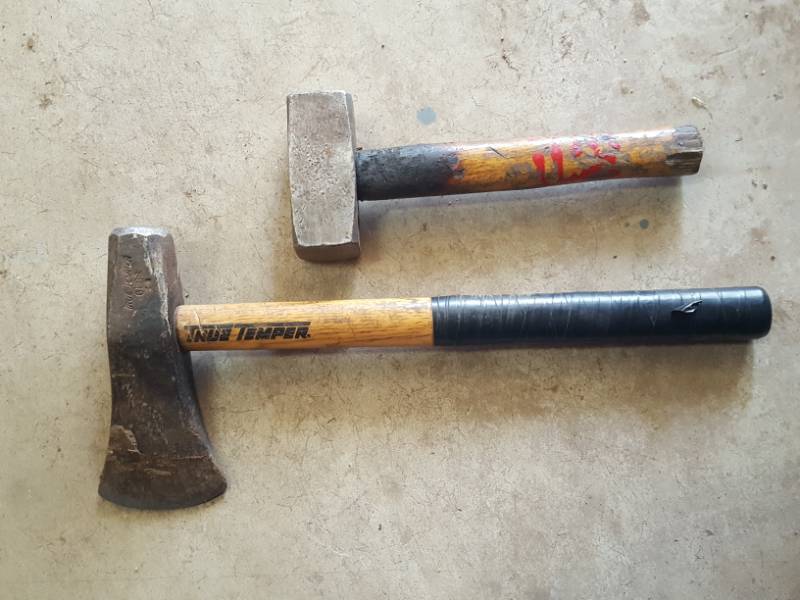 lot 3582 image: 6 Lb Maul and Shop Hammer