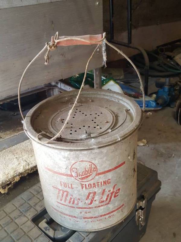 lot 3665 image: Galvanized Minnow Bucket
