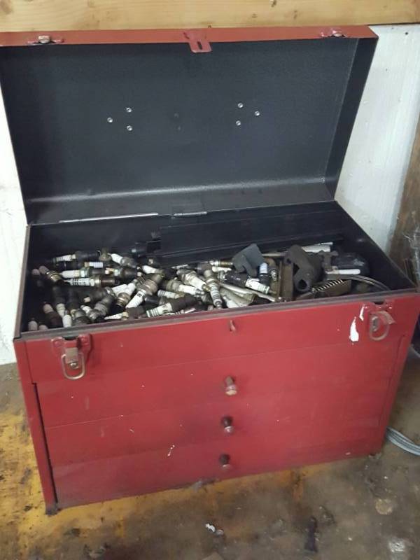 lot 3673 image: Toolbox with 3 Drawers