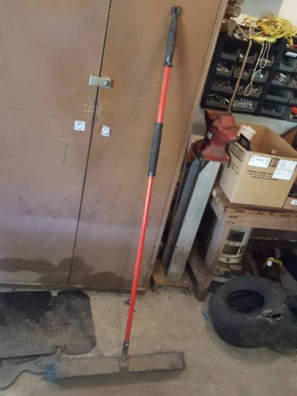 lot 3749 image: Push Broom