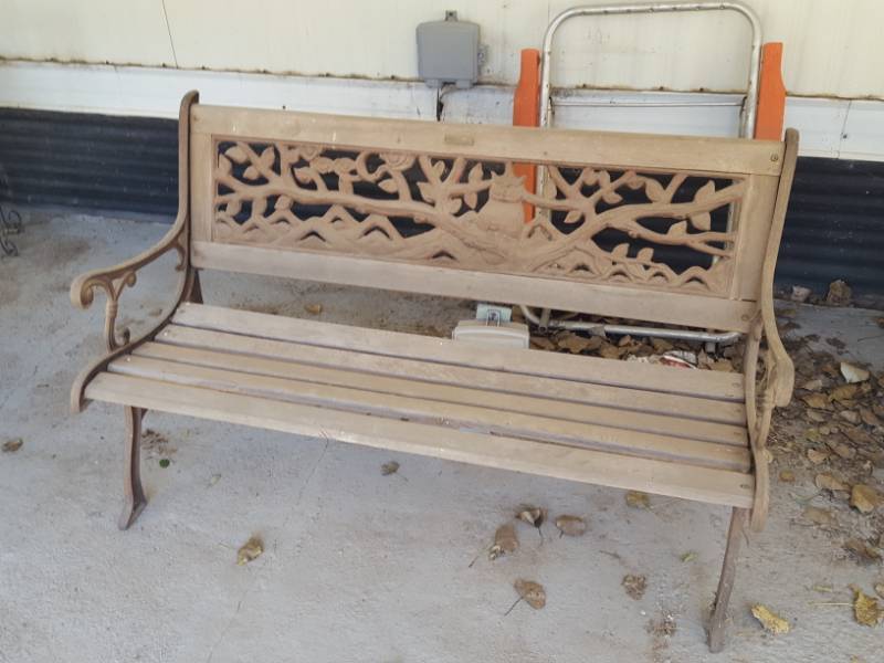 lot 3752 image: Park Bench