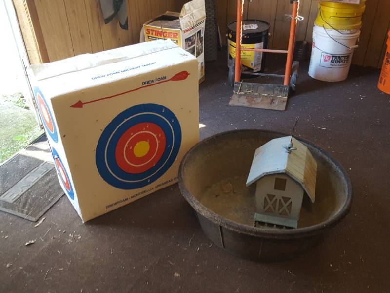 lot 3774 image: Target, Feed Bucket and Birdhouse