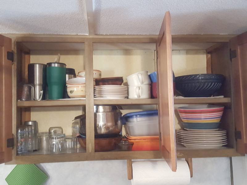 lot 3791 image: All Remaining in Kitchen Cabinets