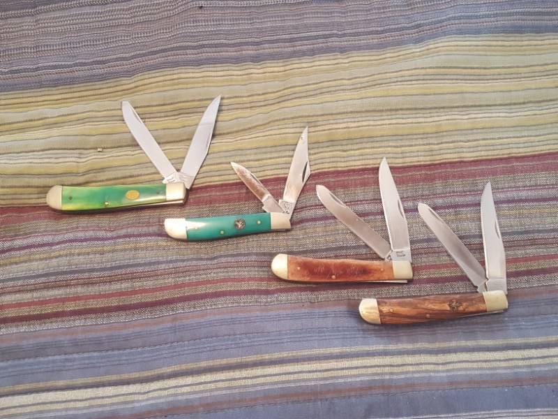lot 3802 image: 4 Pocket Knives - Each has 2 Blades