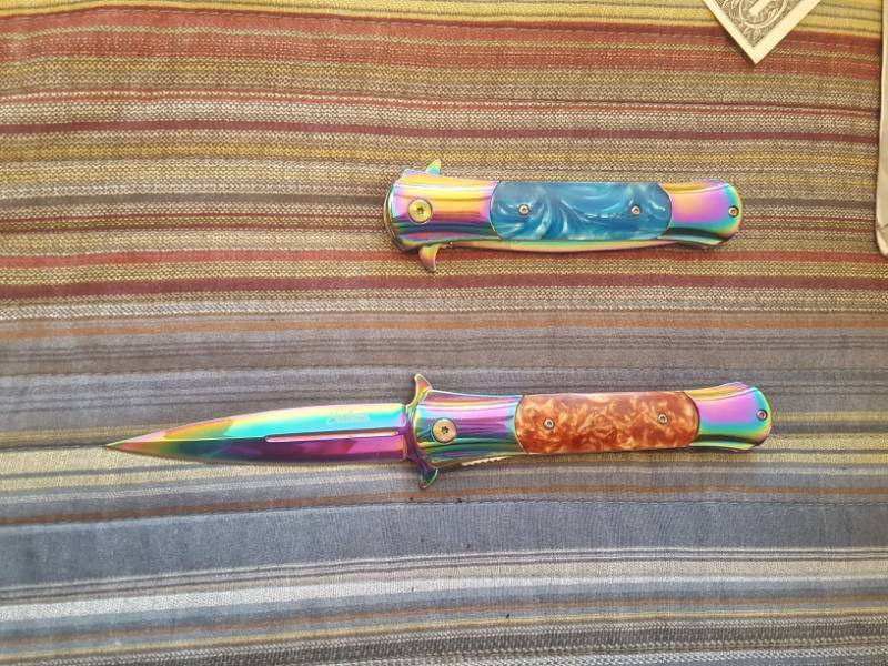 lot 3795 image: 2 Stiletto Knives