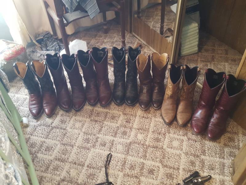 lot 3804 image: 7 Pairs of Boots - Mostly Size 8