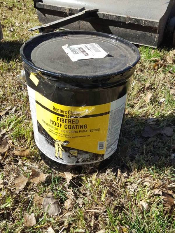 lot 3768 image: Fibered Roof Coating