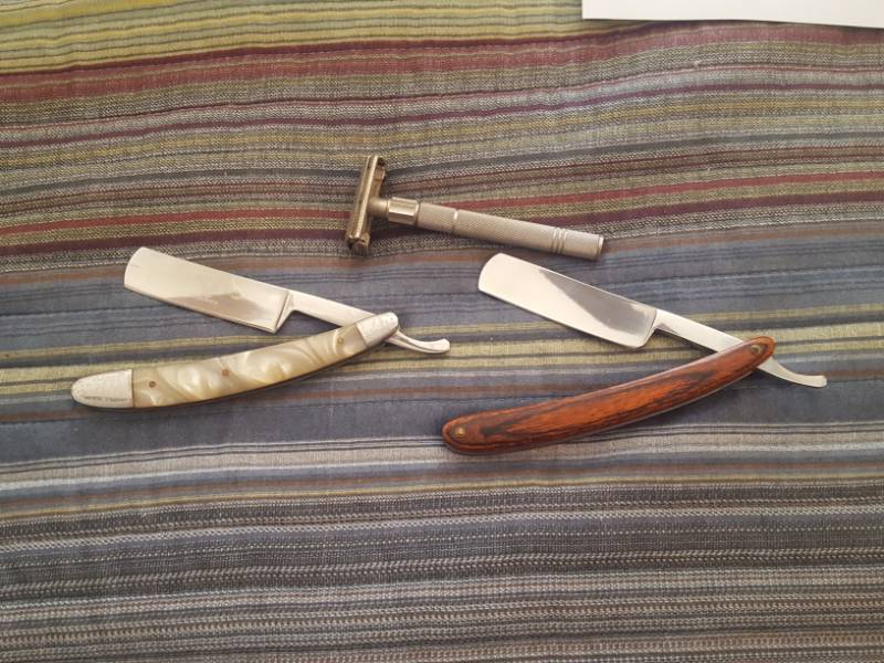 lot 3793 image: Assorted Razors - 2 Straight Razors