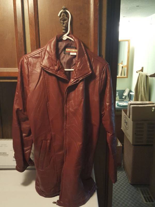 lot 3835 image: Leather Jacket - Size XL
