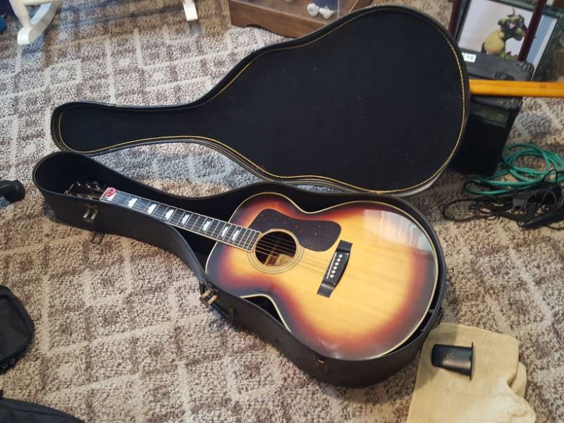 lot 3850 image: Fender model FJ-70 Acoustic Guitar in Case