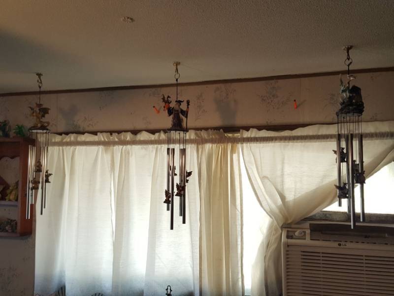 lot 3852 image: 5 Dragon Wind Chimes