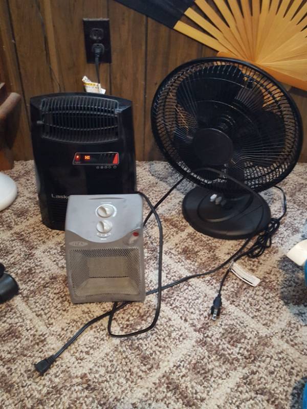 lot 3854 image: 2 Electric Heaters and Fan