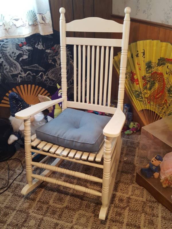 lot 3855 image: White Rocker with Cushion