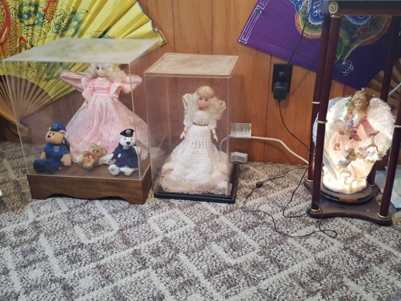 lot 3857 image: Fiber Optic Angel and 2 Dolls in Cases