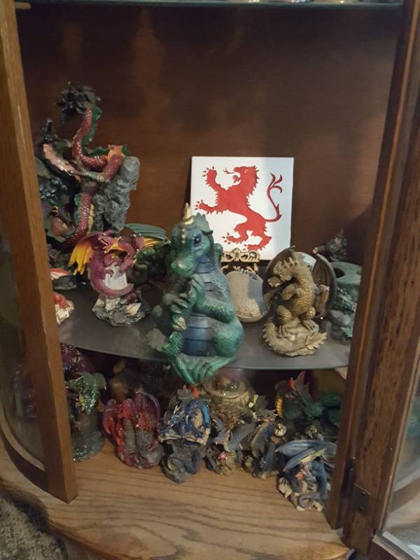 lot 3862 image: 2 Shelves of Dragons - bring boxes