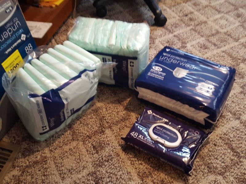 lot 3877 image: Bed Pads and Washcloths