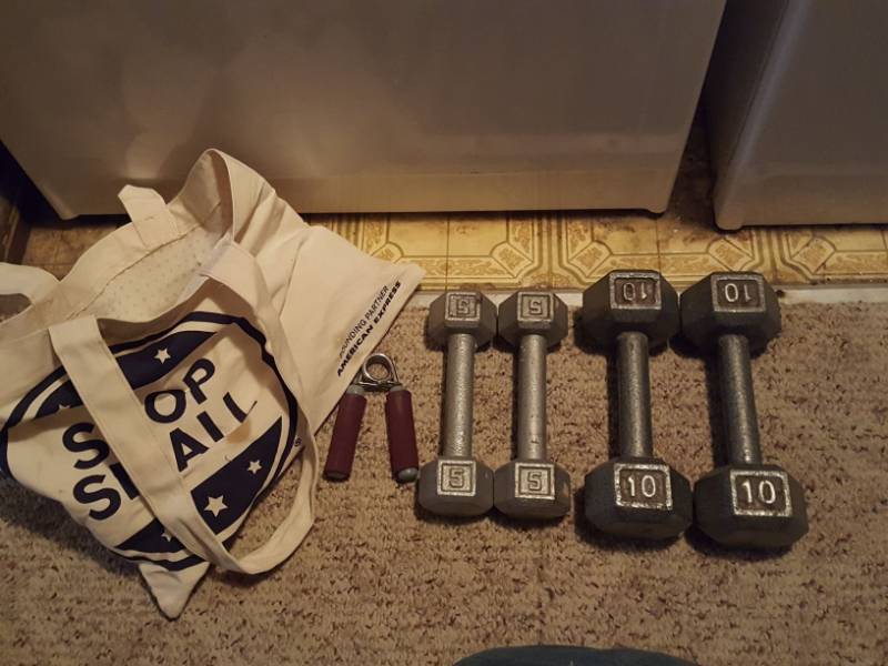 lot 3882 image: 2 Pair of Dumbbells