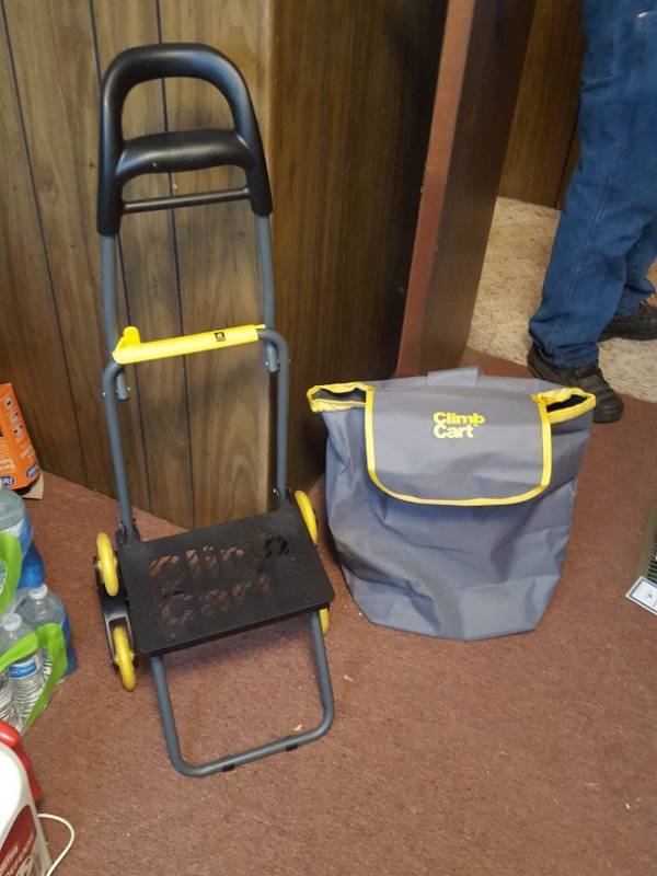 lot 3889 image: Climb Cart with Bag