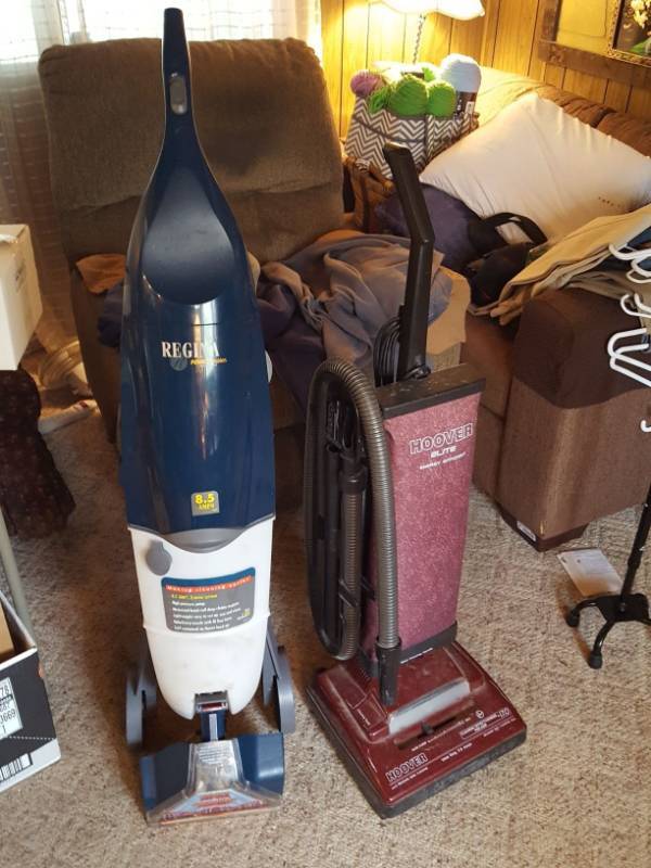 lot 3899 image: Vacuum and Shampooer