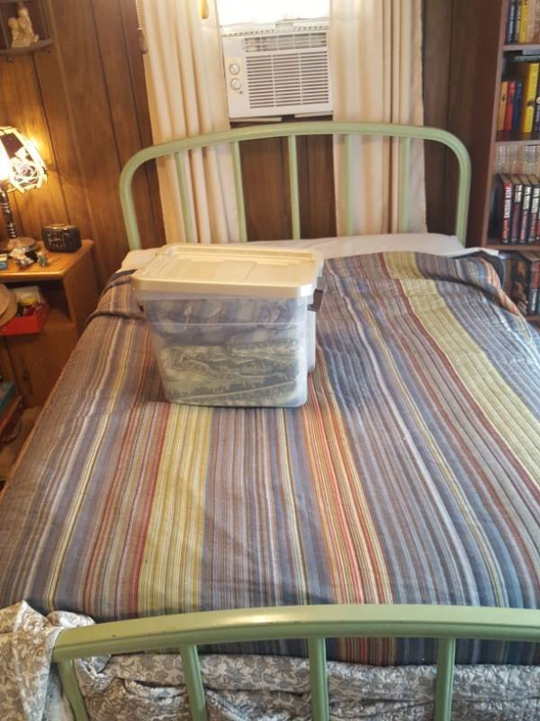 lot 3919 image: All Full Size Bedding