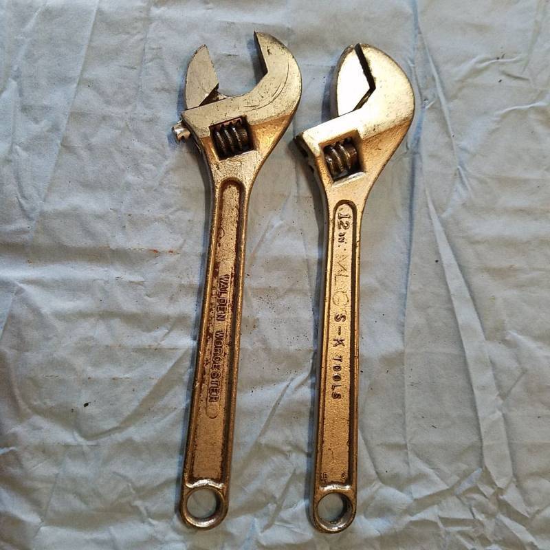 lot 3511 image: (2) 12in adjustable wrenches
