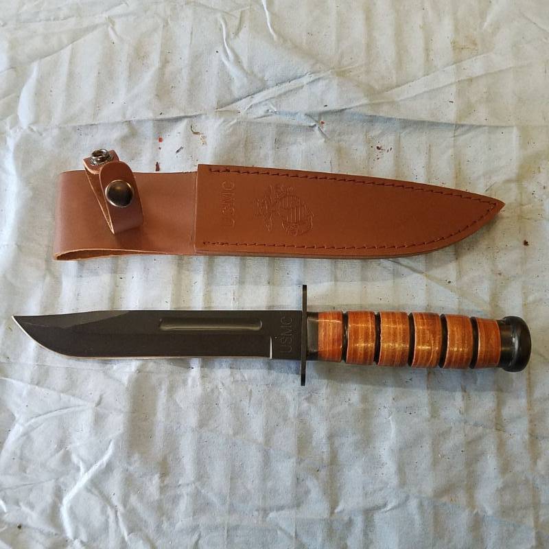 lot 3529 image: USMC knife and sheath