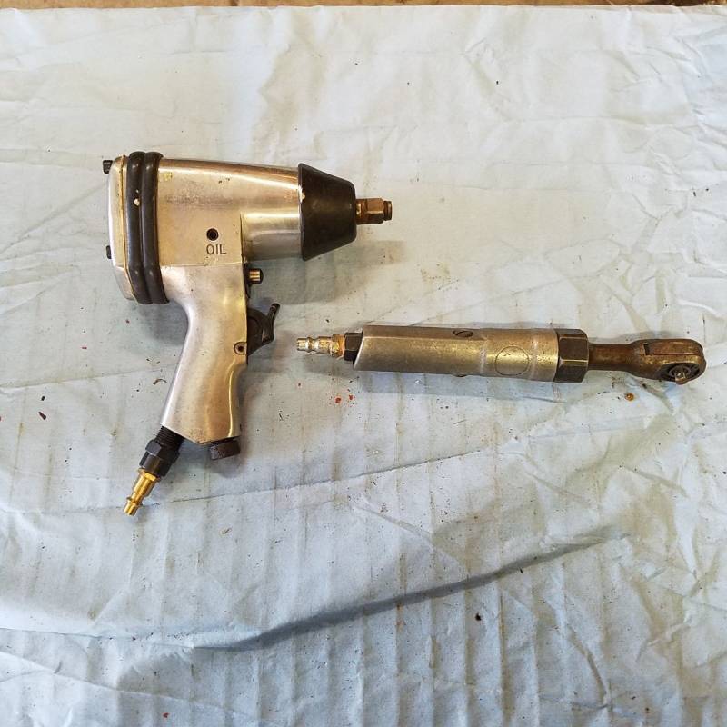 lot 3532 image: Pneumatic Impact and Ratchet