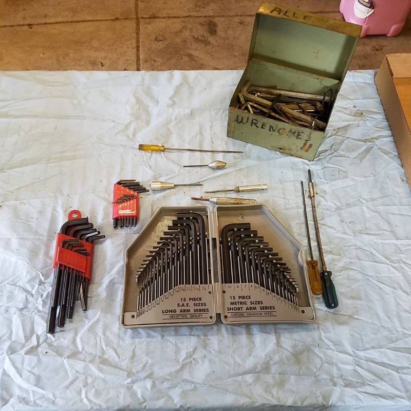 lot 3533 image: Large Assortment of Allen Wrenches