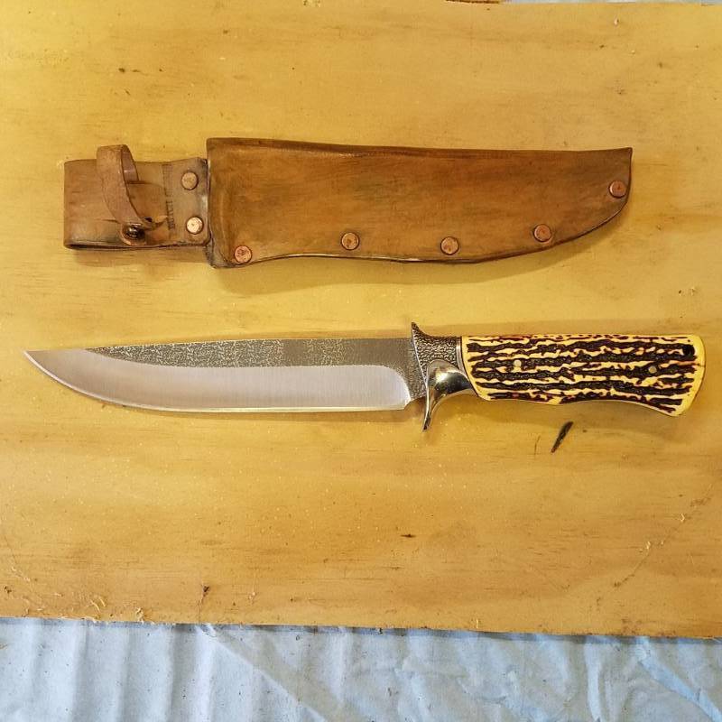 lot 3535 image: Knife and Sheath