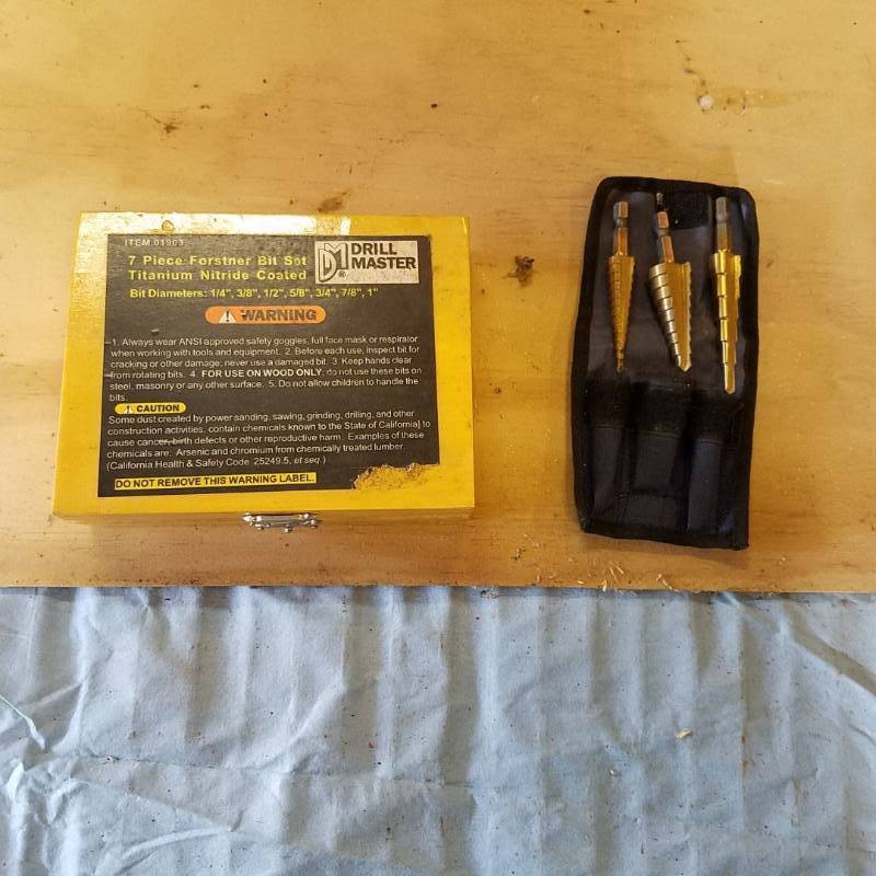 lot 3538 image: 7 Pc Forstner Bit Set and 3 Pc Steel Step Bit Set