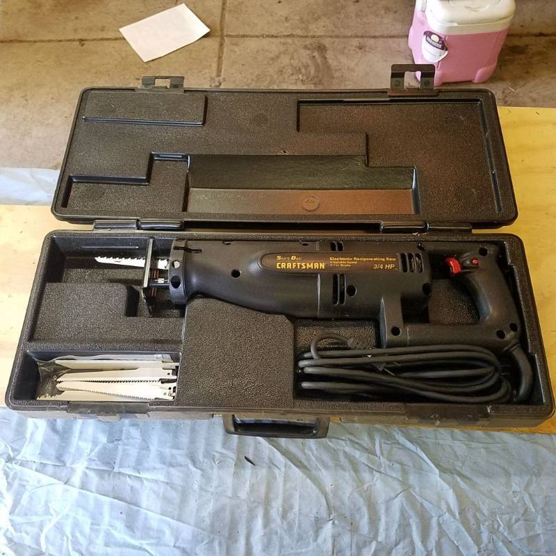 lot 3542 image: Craftsman electric reciprocating saw with case