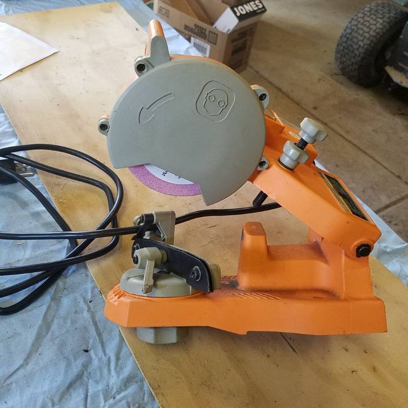 lot 3553 image: Electric Chainsaw Sharpener