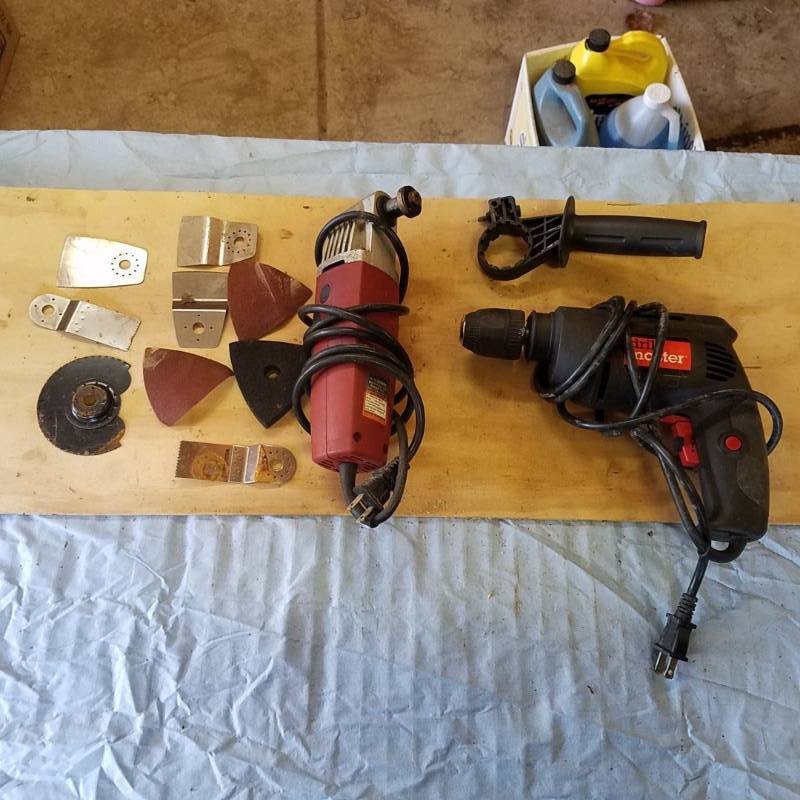 lot 3558 image: Drill and Multi-function Tool