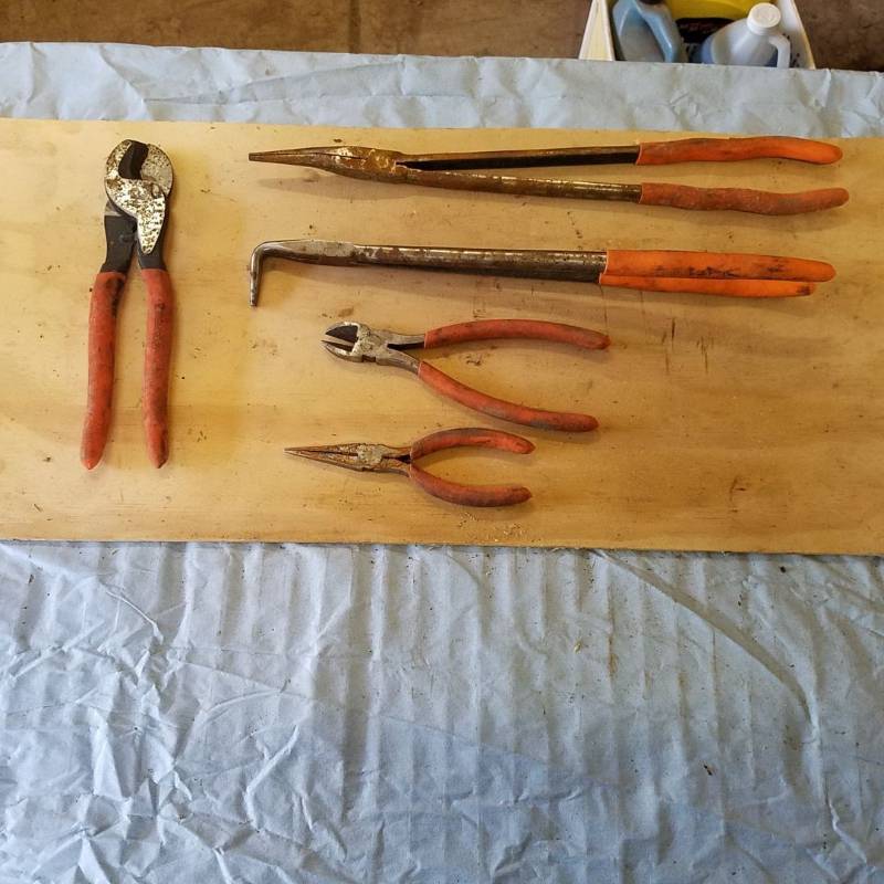 lot 3559 image: Assorted Pliers