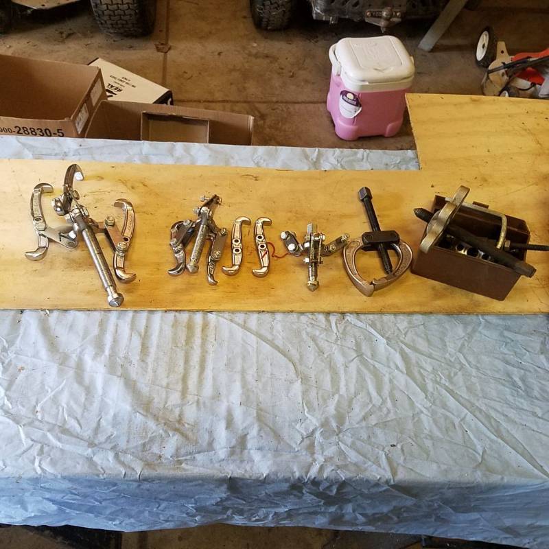 lot 3610 image: Assorted Pullers