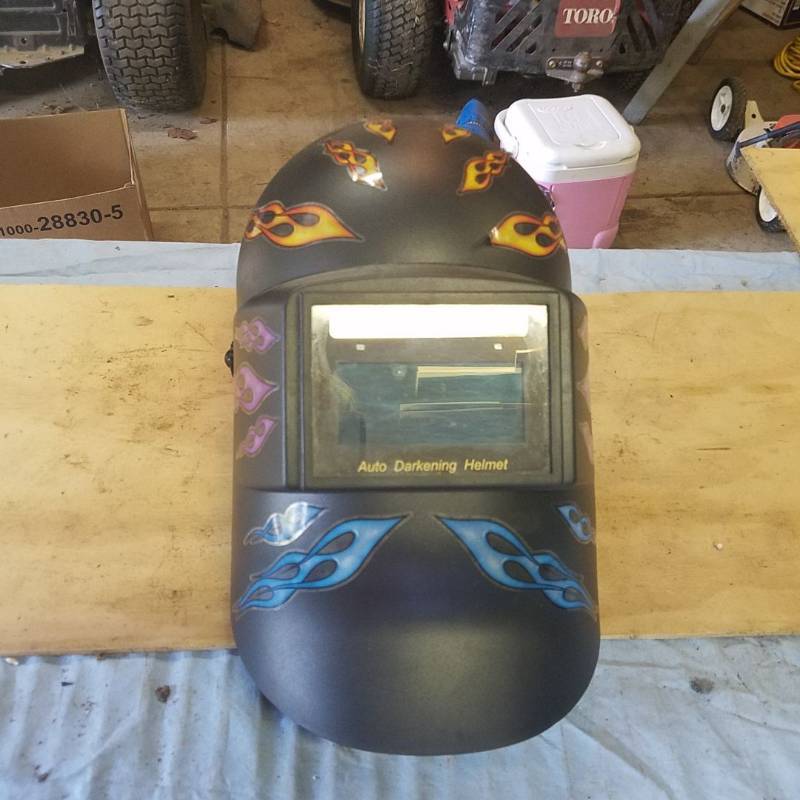 lot 3627 image: Auto Darkening Welding Hood