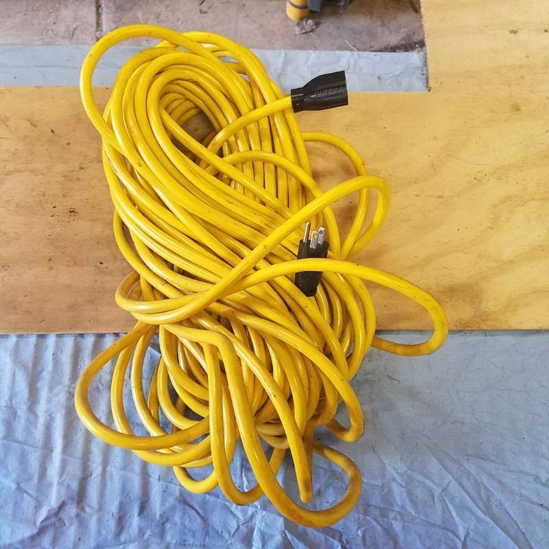 lot 3637 image: Extension Cord - heavy duty
