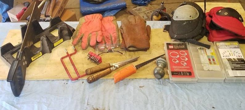 lot 3655 image: Assorted Tools - Miter Saw and Gloves