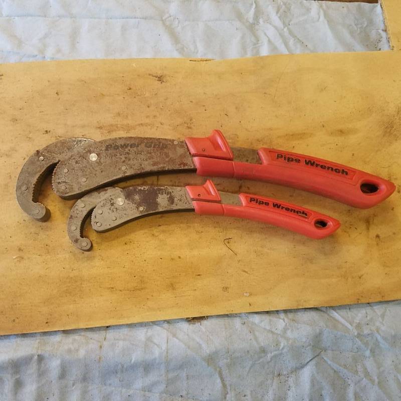 lot 3692 image: 2 Power Grip Pipe Wrenches