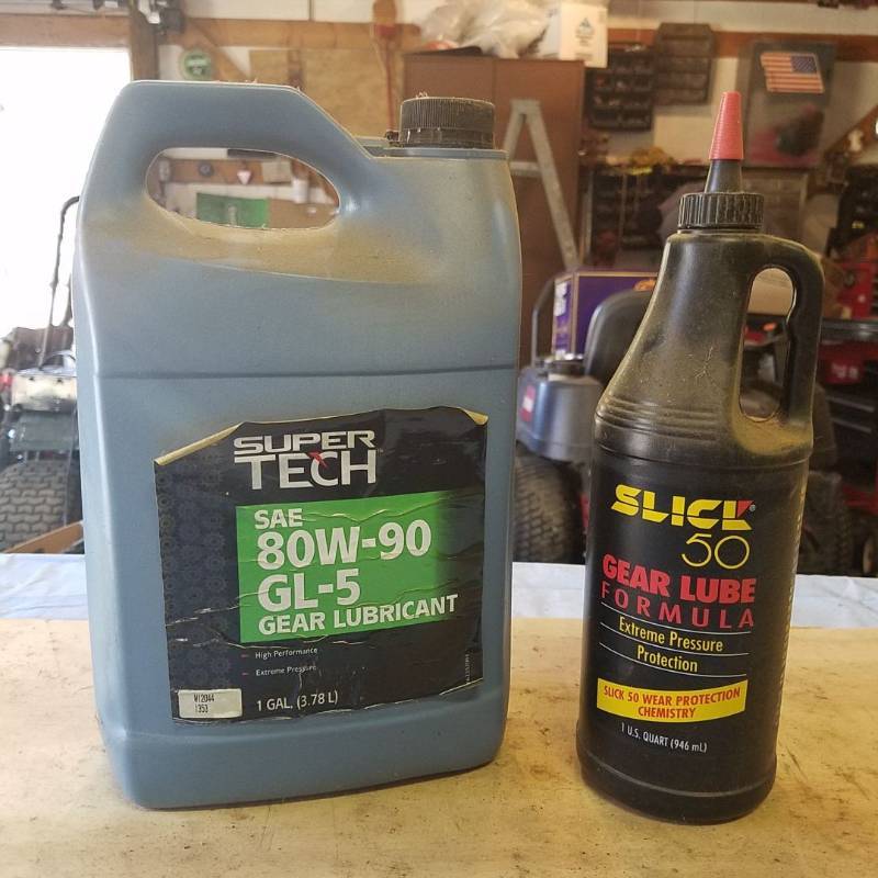 lot 3698 image: 1 Unopened gallon of Gear lubricant and 1 quart unopened gear lube