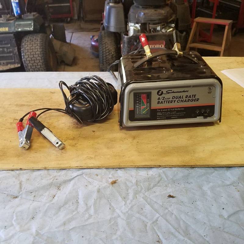 lot 3726 image: Schummacher 62 amp dual rate battery charger and Float charger
