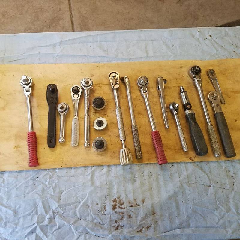 lot 3732 image: Large Lot of Assorted Ratchets