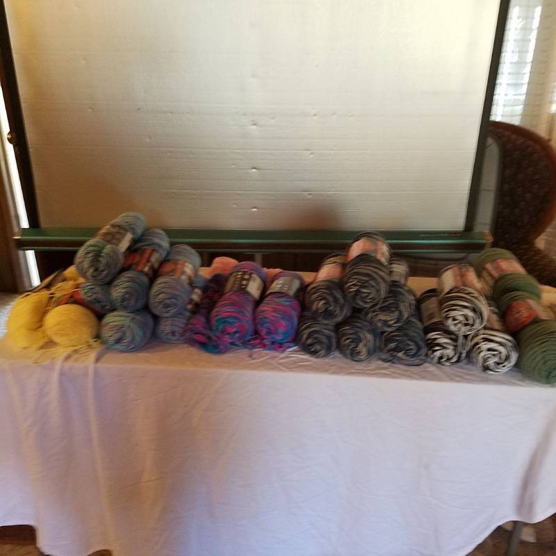 lot 3819 image: Large Lot of Assorted Yarn