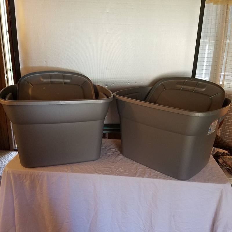 lot 3821 image: 2 Plastic Storage Totes with Lids
